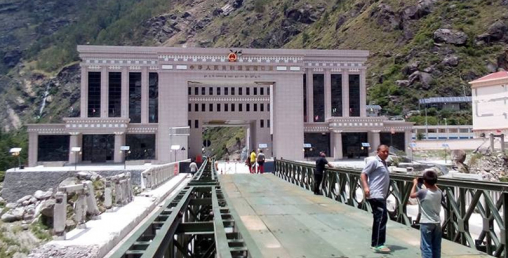 केरुङमा अझै आठ सय कन्टेनर अलपत्र